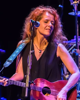 Neko Case Geneva